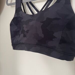 Lululemon Athletica Black Camo Strappy Sports Bra - 6